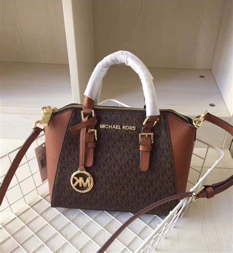 michael kors ciara tasche|Ciara Medium Signature Logo Messenger Bag.